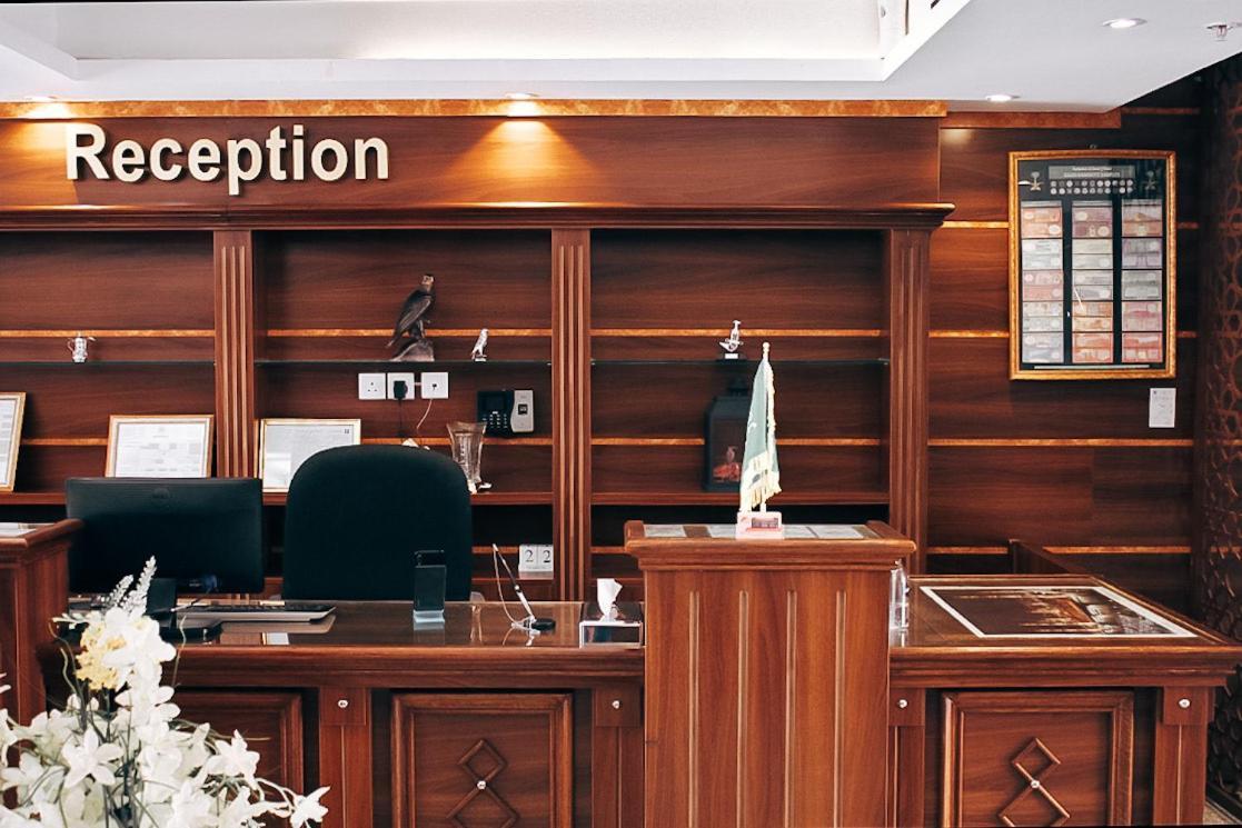 فندق البيت المثالي Ideal Home Hotel マディーナ エクステリア 写真