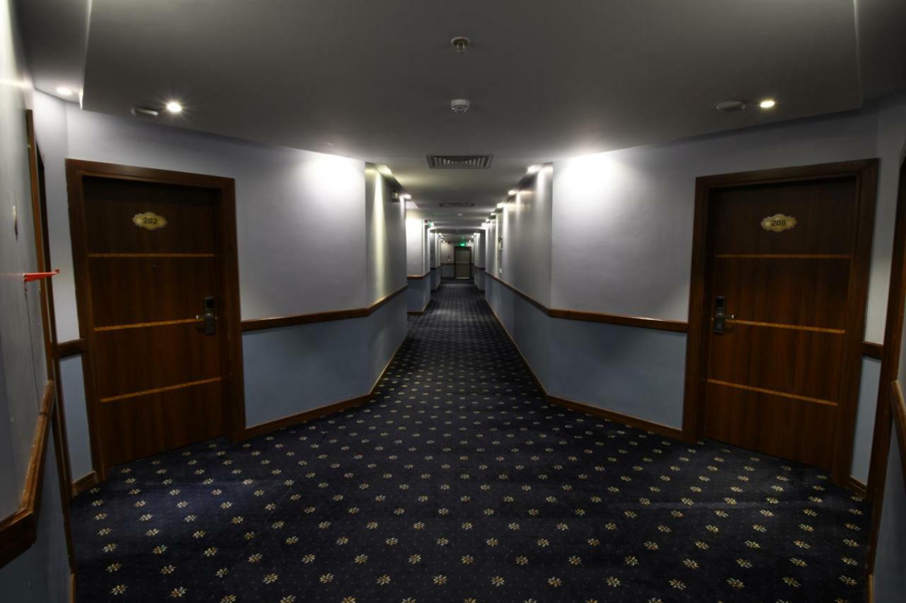 فندق البيت المثالي Ideal Home Hotel マディーナ エクステリア 写真