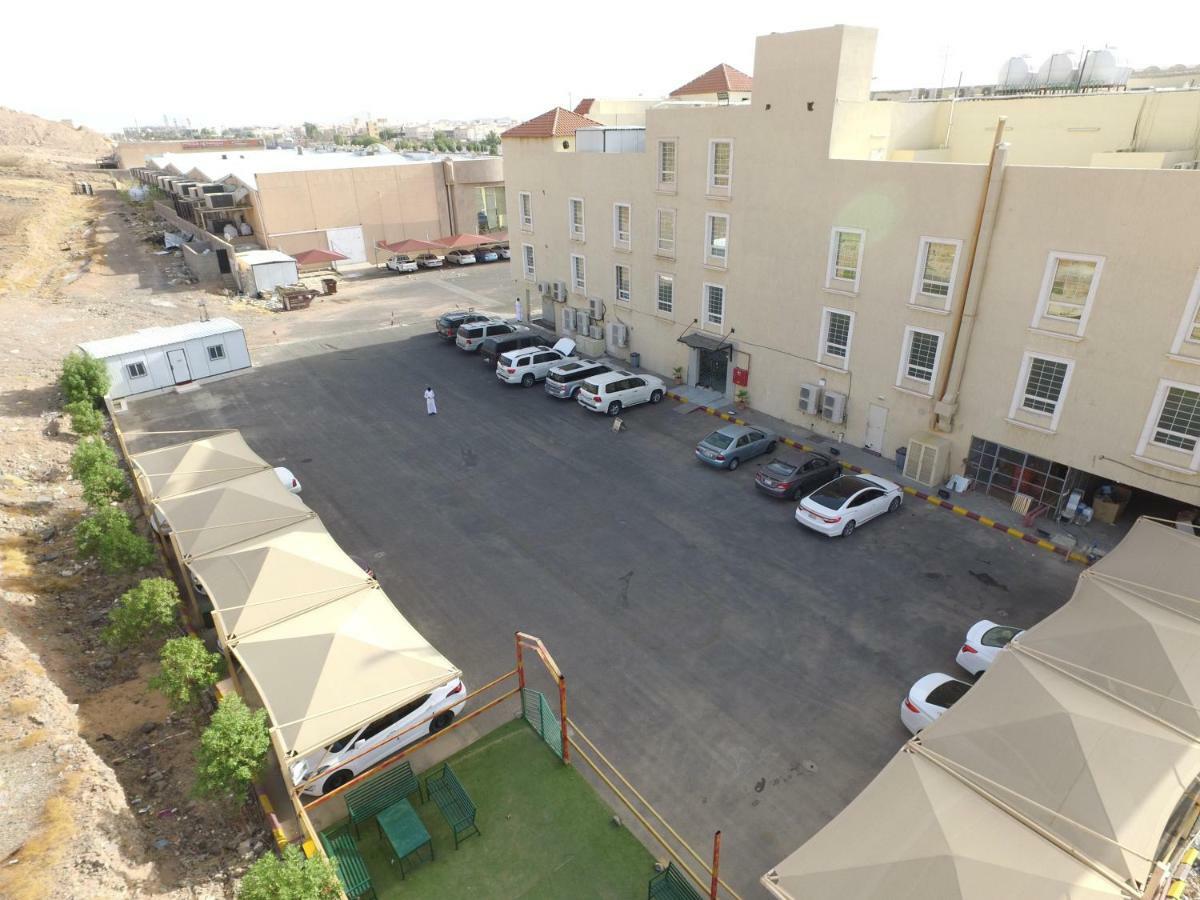 فندق البيت المثالي Ideal Home Hotel マディーナ エクステリア 写真