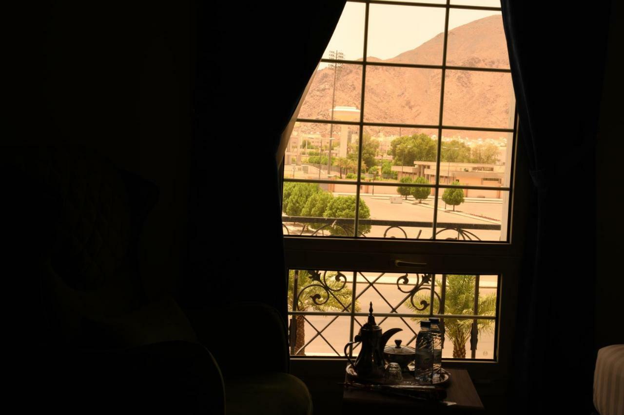 فندق البيت المثالي Ideal Home Hotel マディーナ エクステリア 写真